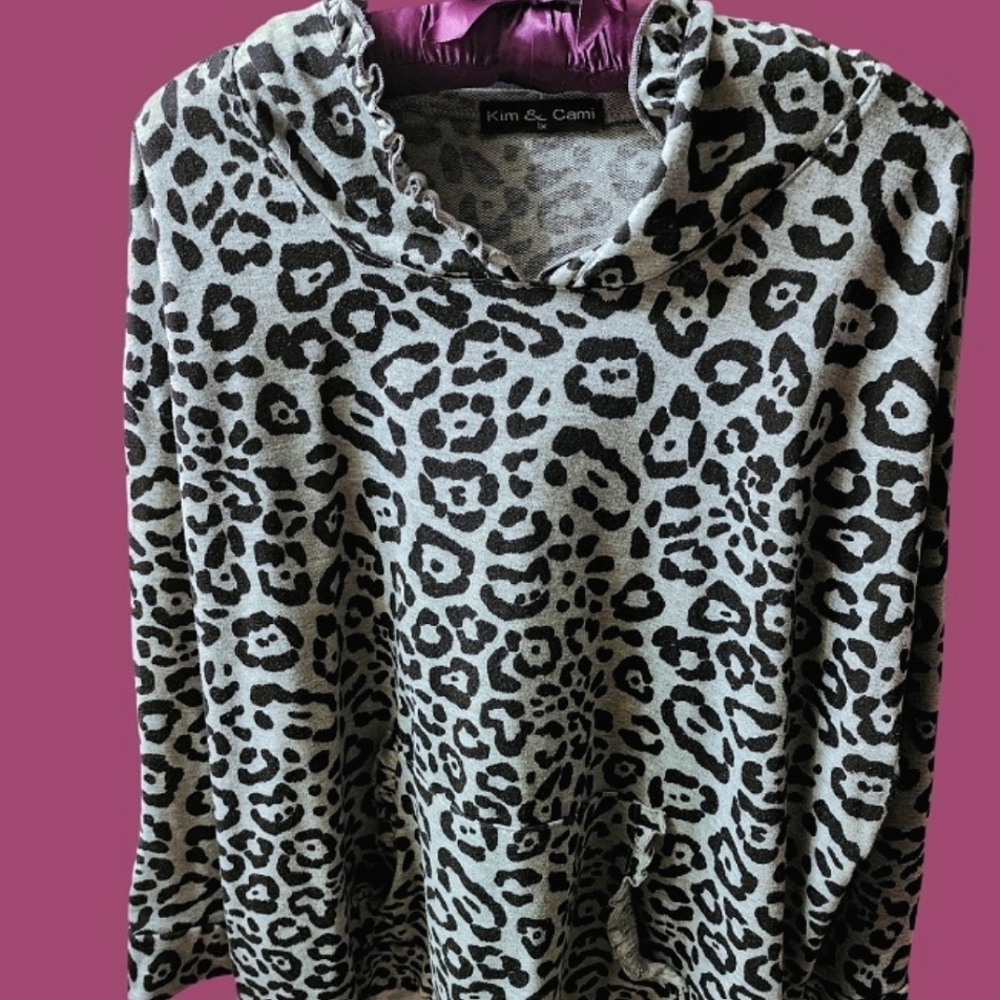 Kim & Cami Black And Gray Hooded Sweater